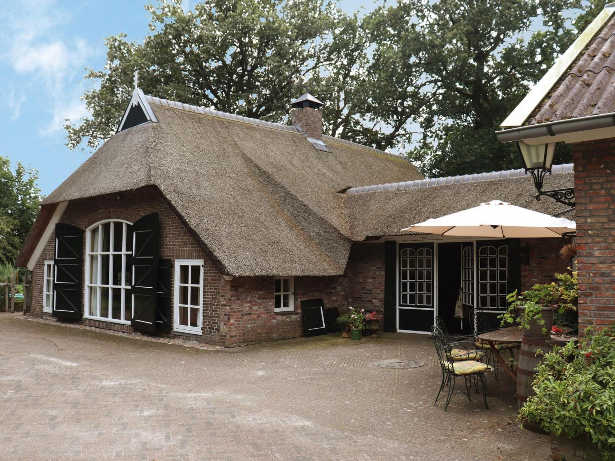 Villa On An Estate In Rheezerveen With Garden Bagian luar foto